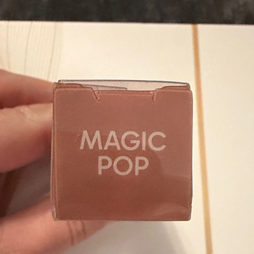 Hello Kitty Magic Pop Lip Oil